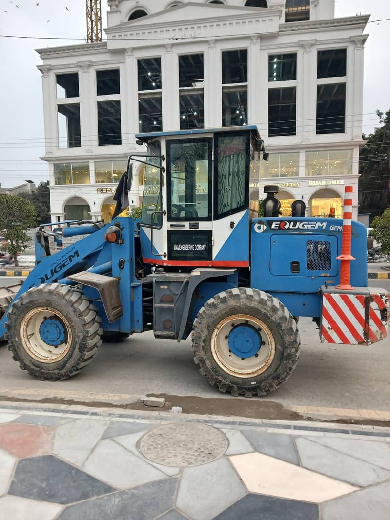 Loader 2016 model 10/8 6