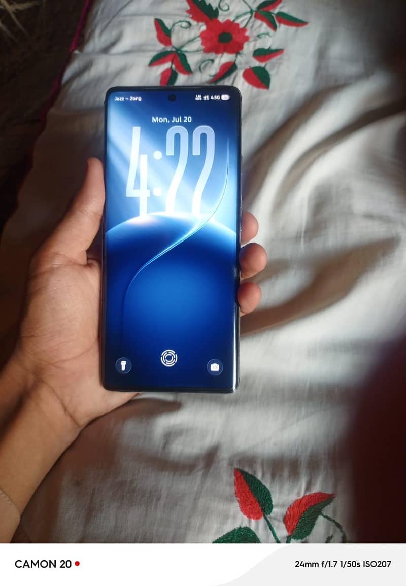 Tecno CAMON 40 Pro 0