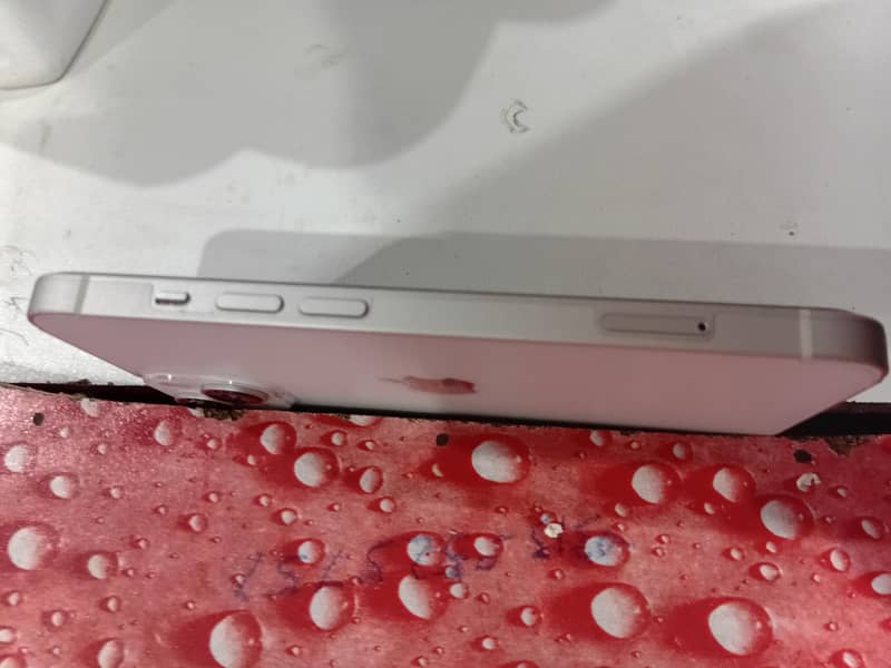 Apple iPhone 14 4