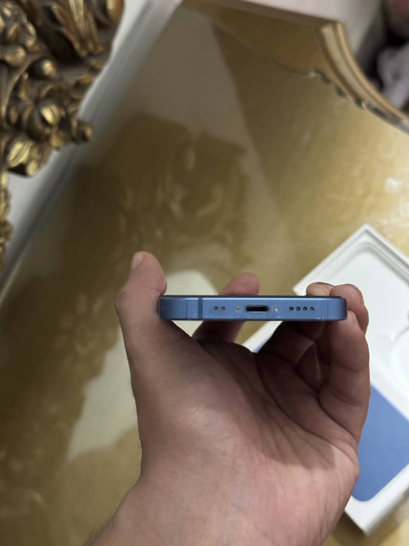 Apple iPhone 13 mini 6