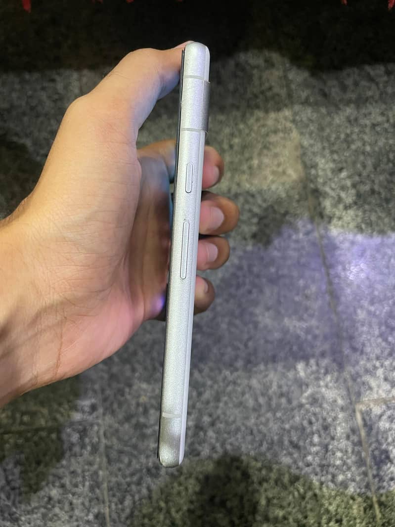 Google Pixel 7a 2