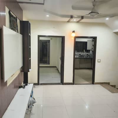 7 Marla upper portion available for rent near park musjid or commercial