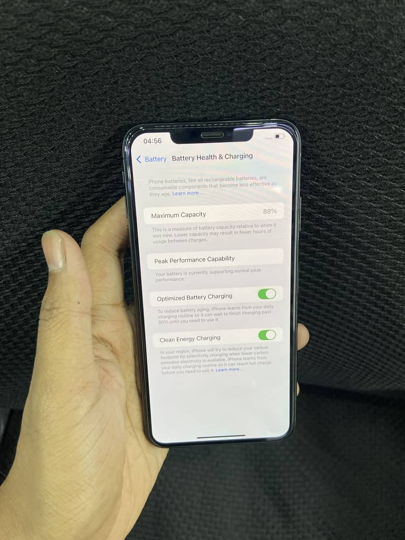 Apple iPhone XS Max 7
