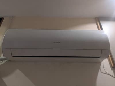 Gree 1.5 ton Inverter AC