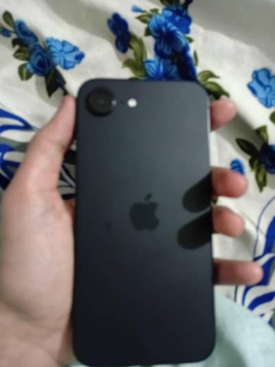 iPhone 16e JV