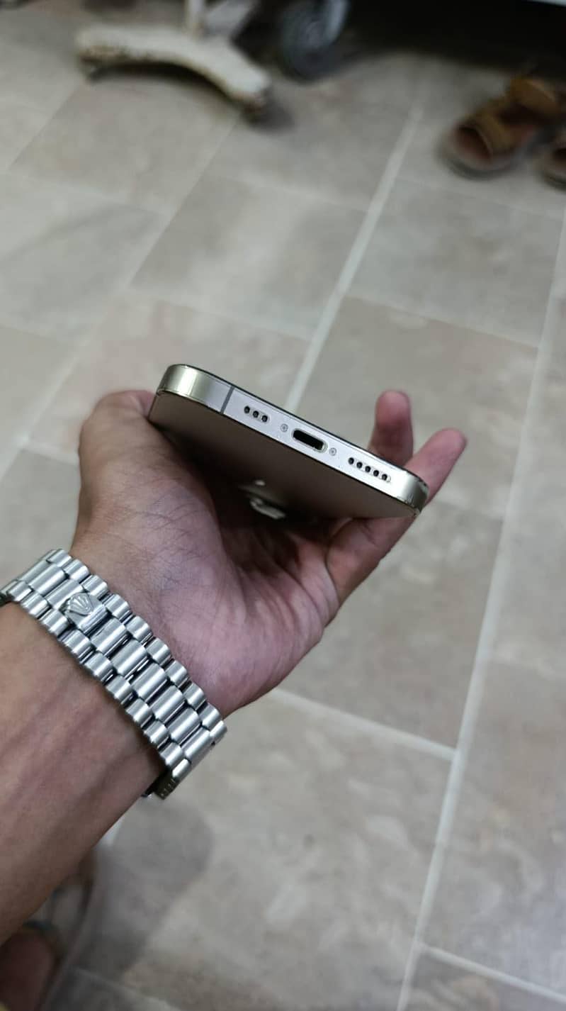 Apple iPhone 12 Pro 2