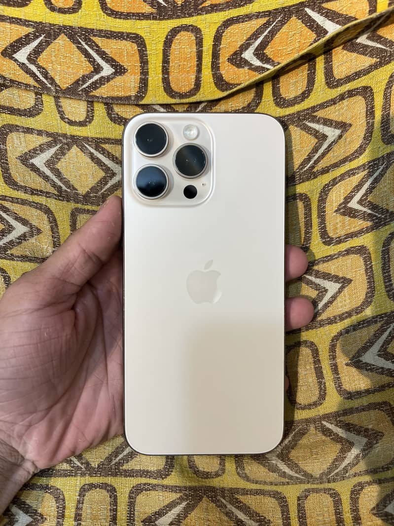 Apple iPhone 16 Pro Max 3
