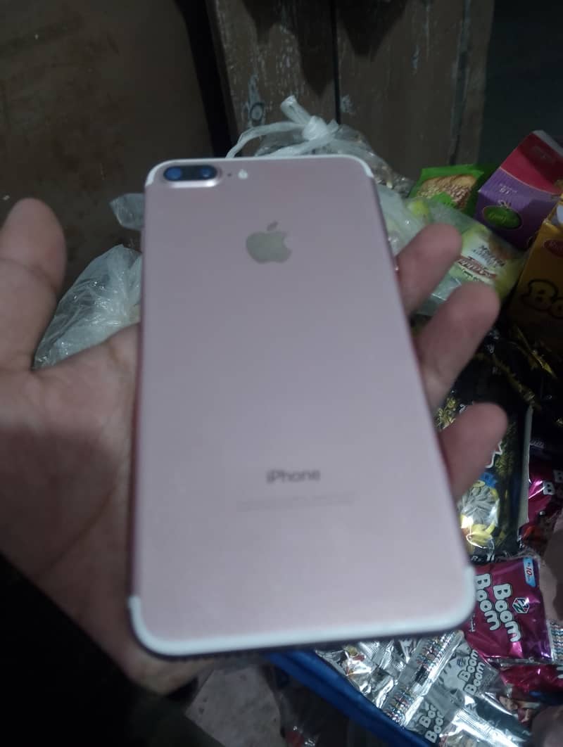 Apple iPhone 7 Plus 3