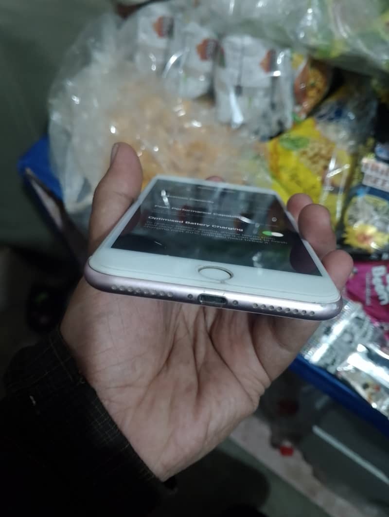 Apple iPhone 7 Plus 4