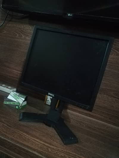 Dell lcd for sale 17 inch and 24 inch