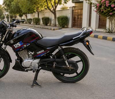 Yamaha YBR G 125 2023 Model 1st Owner Genuine Black Karachi.