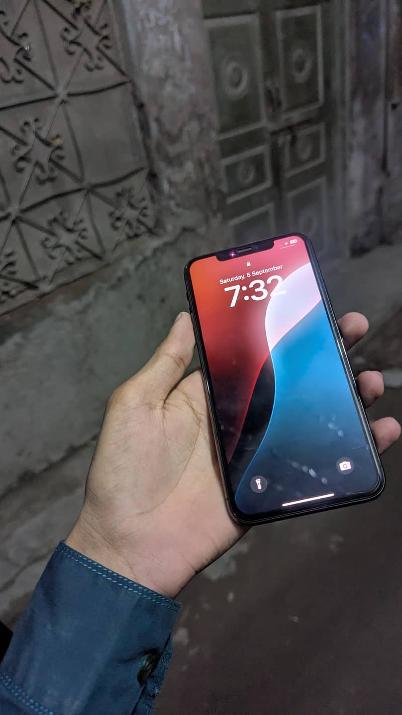 Apple iPhone 11 Pro Max 1
