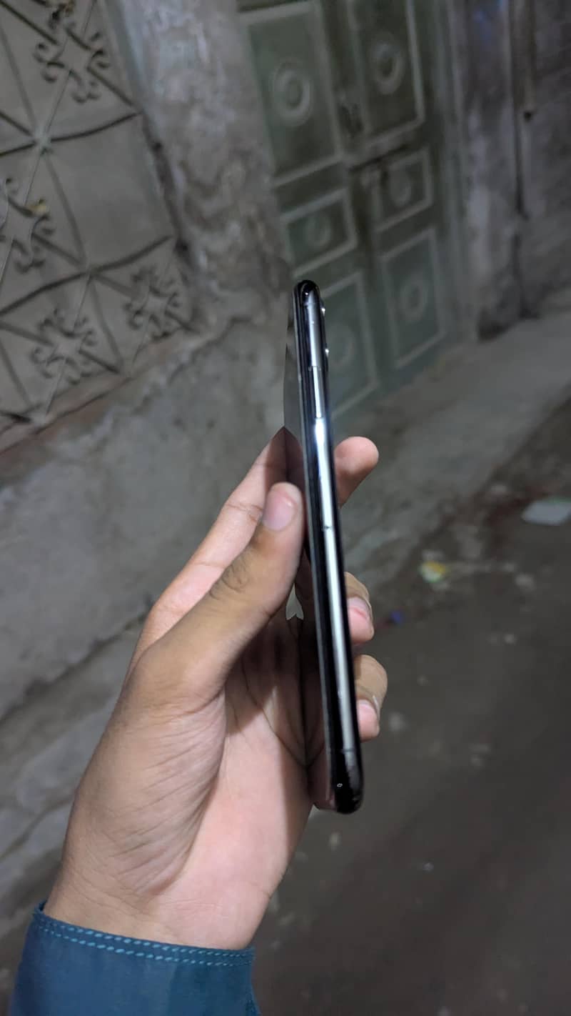 Apple iPhone 11 Pro Max 5