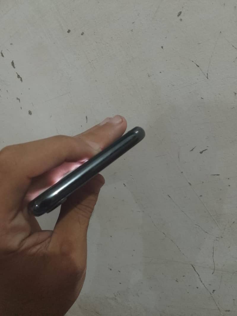 Apple iPhone X 5