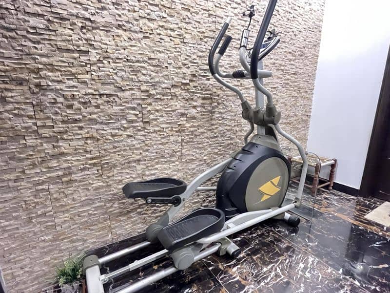 Elliptical Exercise Machine 0