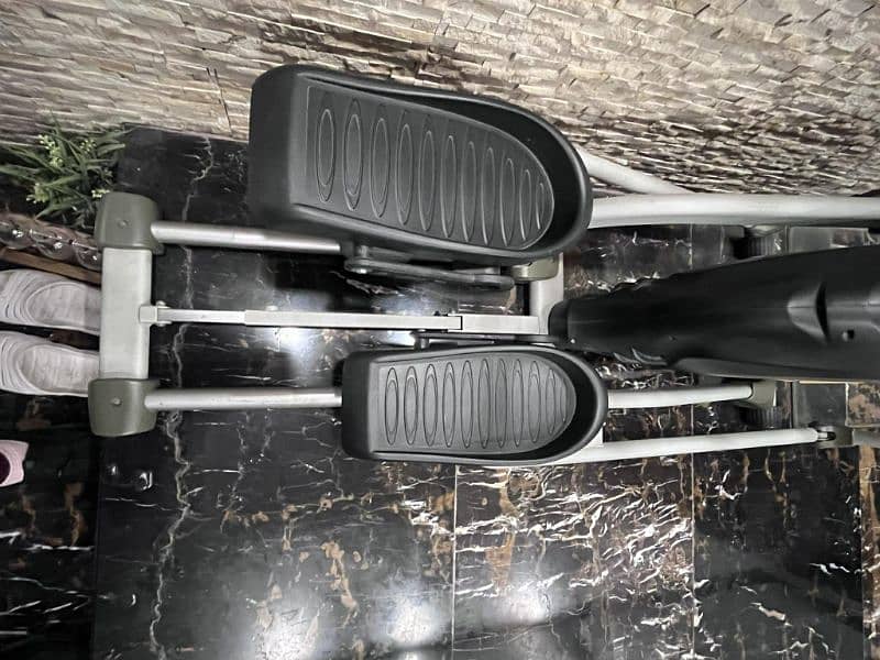 Elliptical Exercise Machine 3