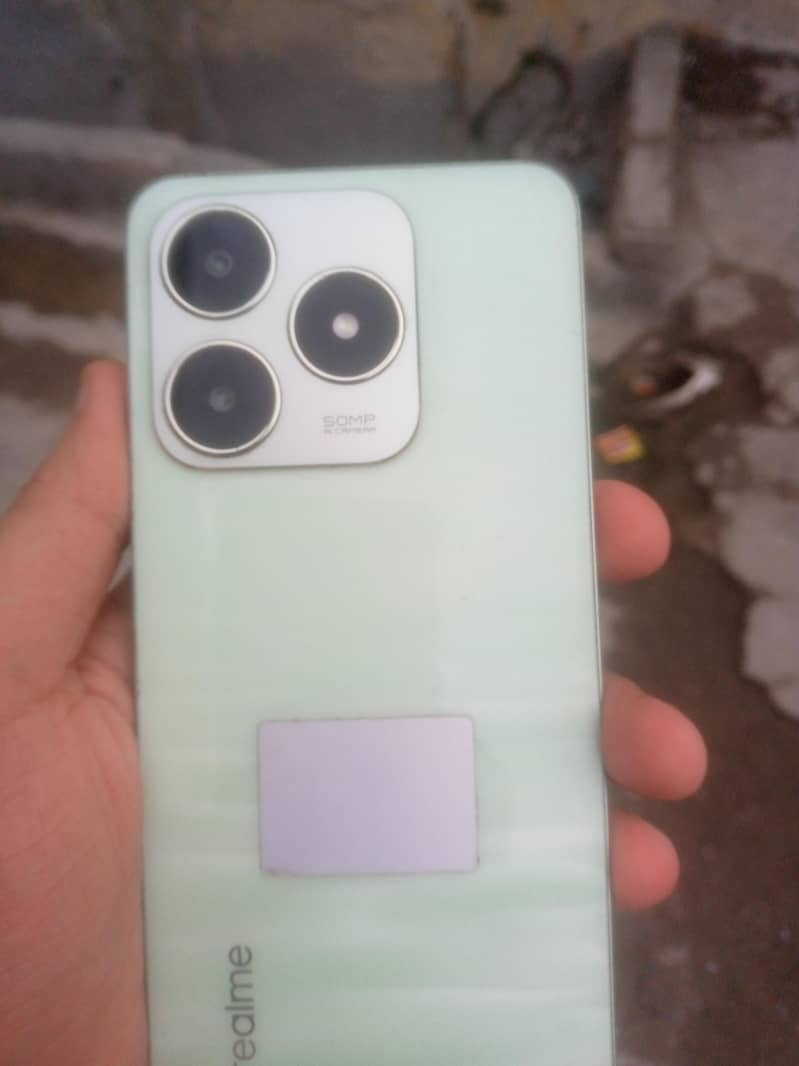 Realme C63 1