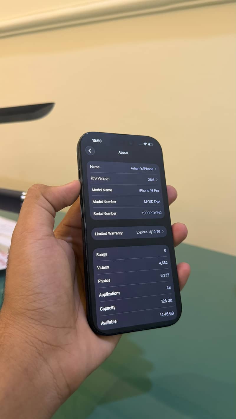 Apple iPhone 16 Pro 6