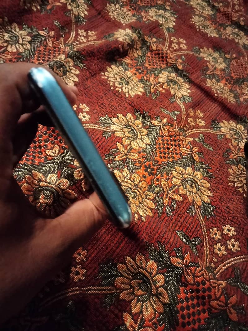 Realme C17 4