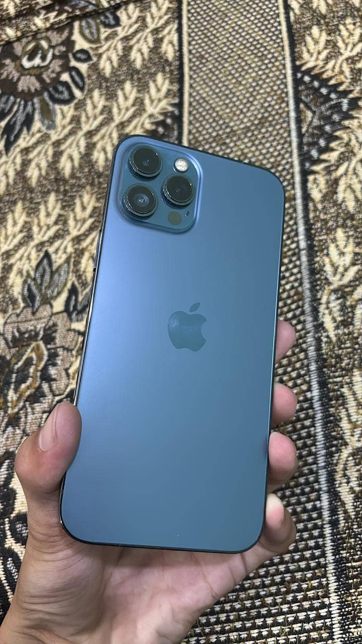 Apple iPhone 13 2