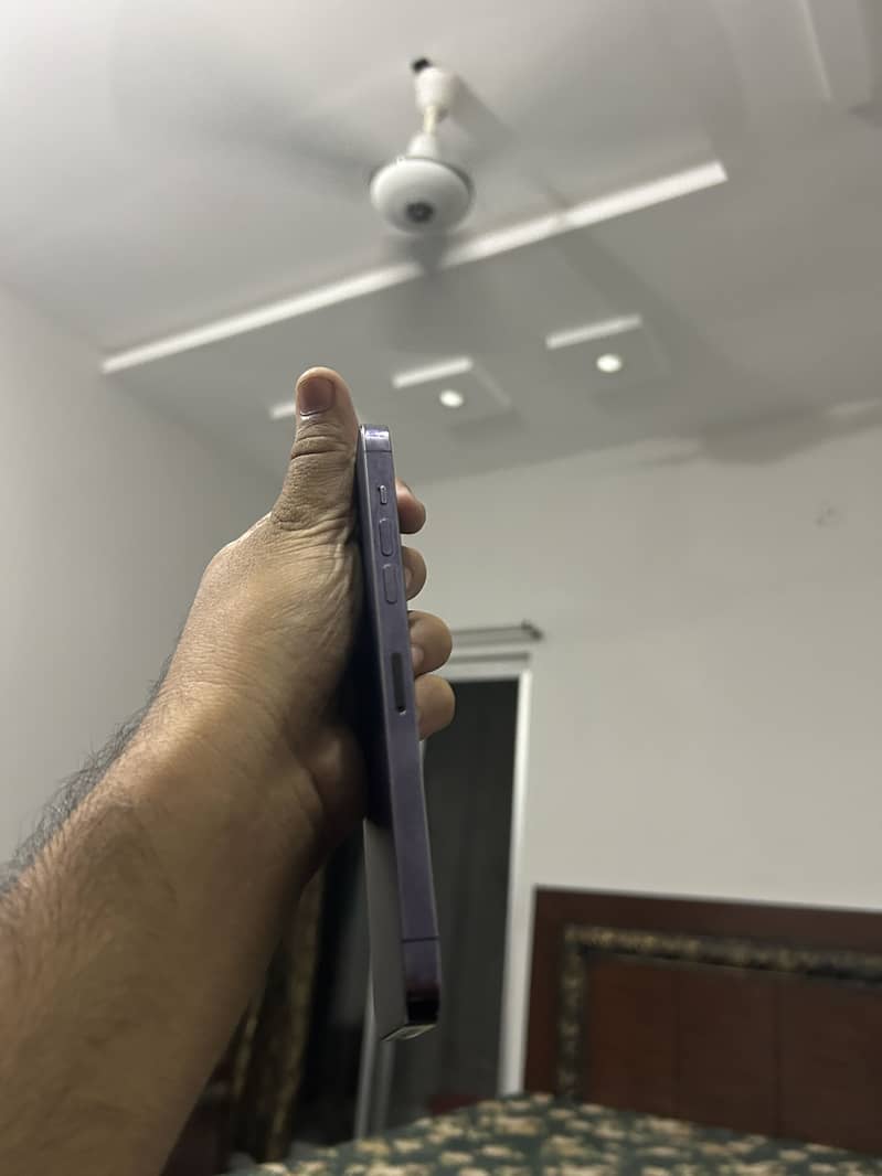 Apple iPhone 14 Pro Max 0