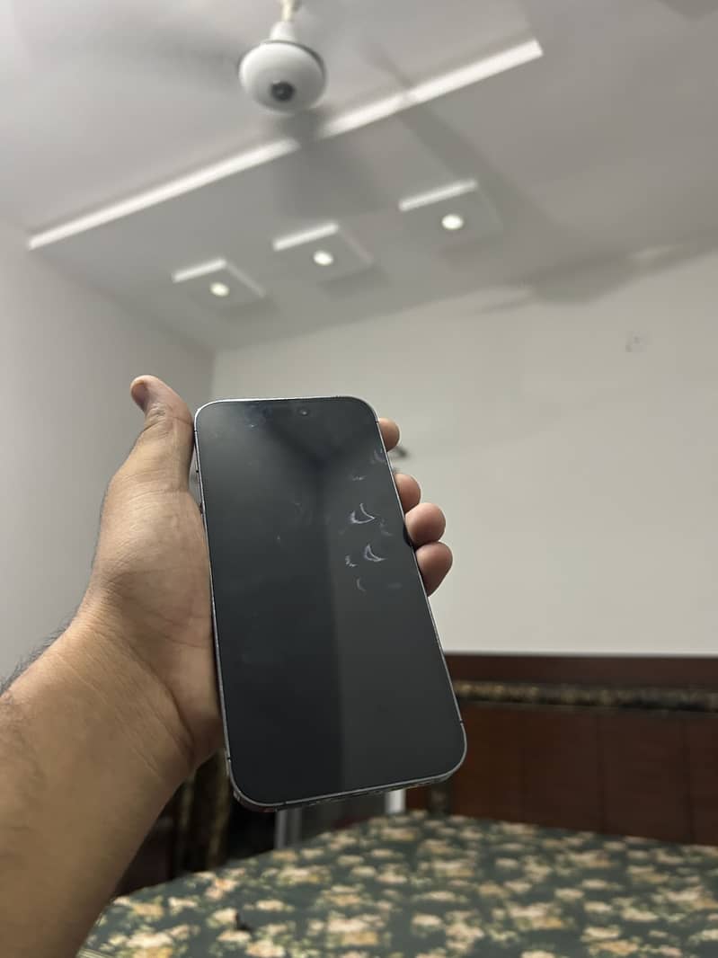 Apple iPhone 14 Pro Max 6