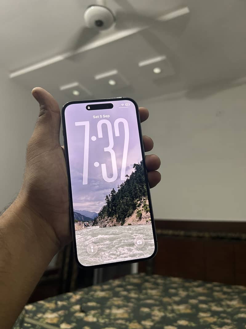 Apple iPhone 14 Pro Max 12