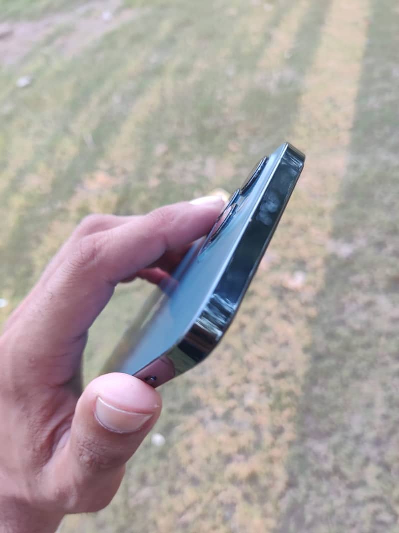 Apple iPhone 12 Pro Max 4