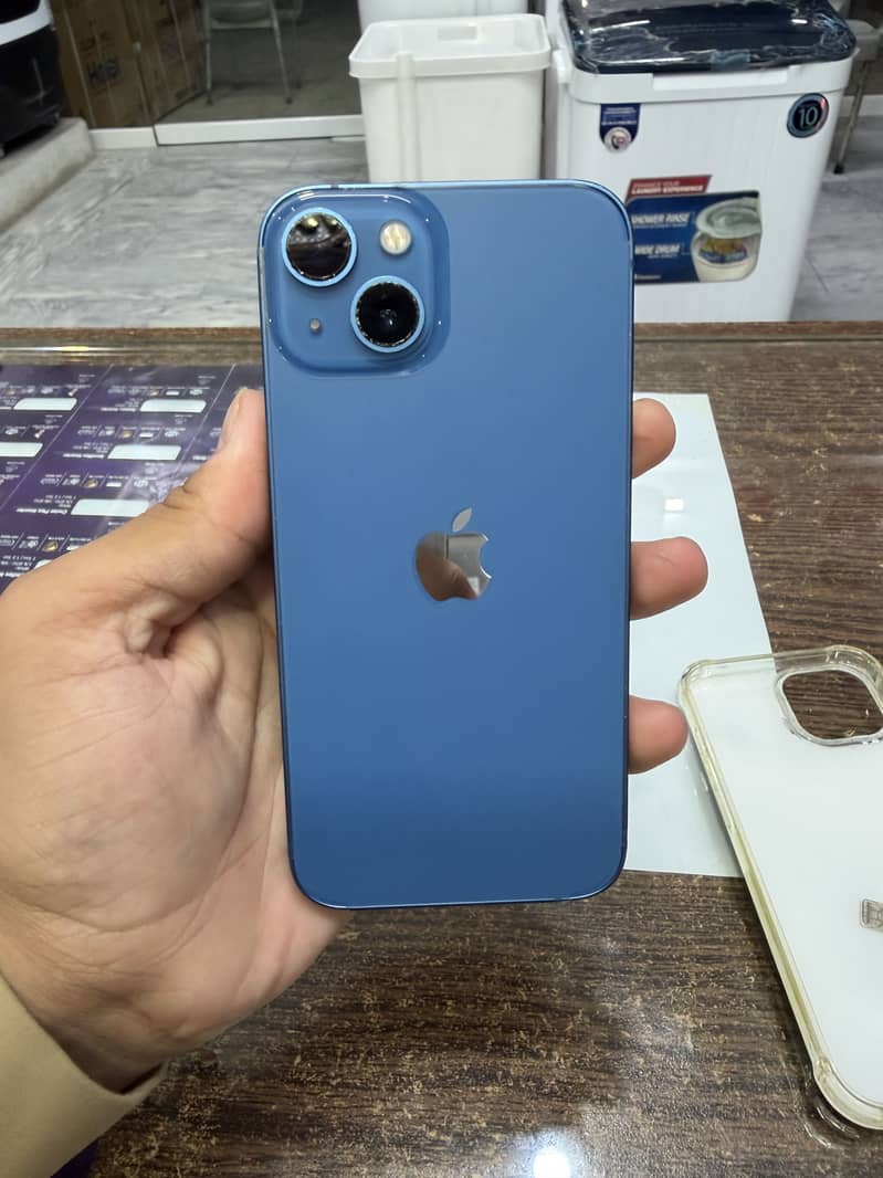 Apple iPhone 13 2