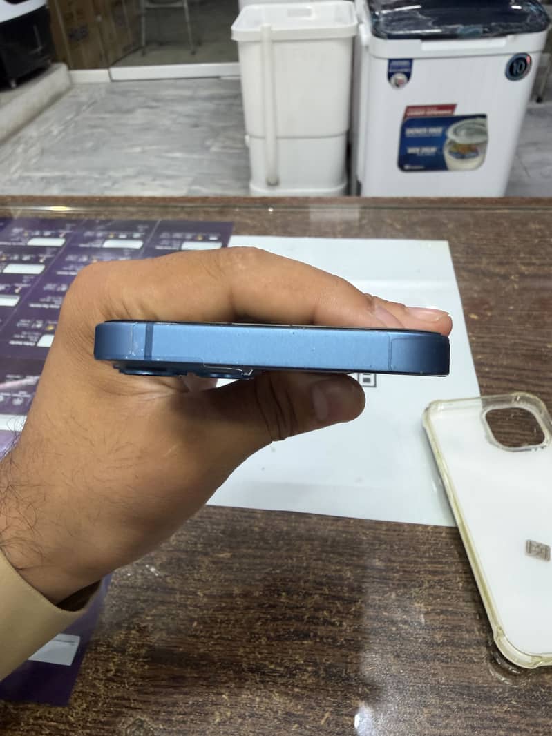 Apple iPhone 13 3