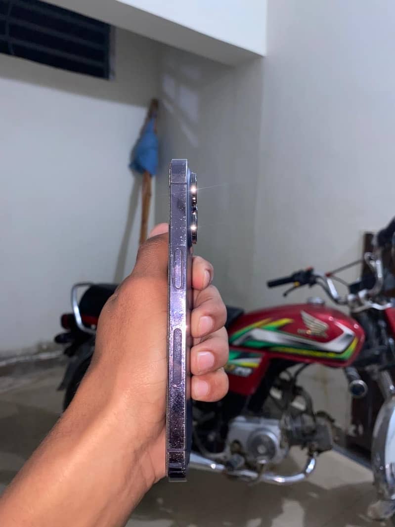 Apple iPhone 14 Pro 4