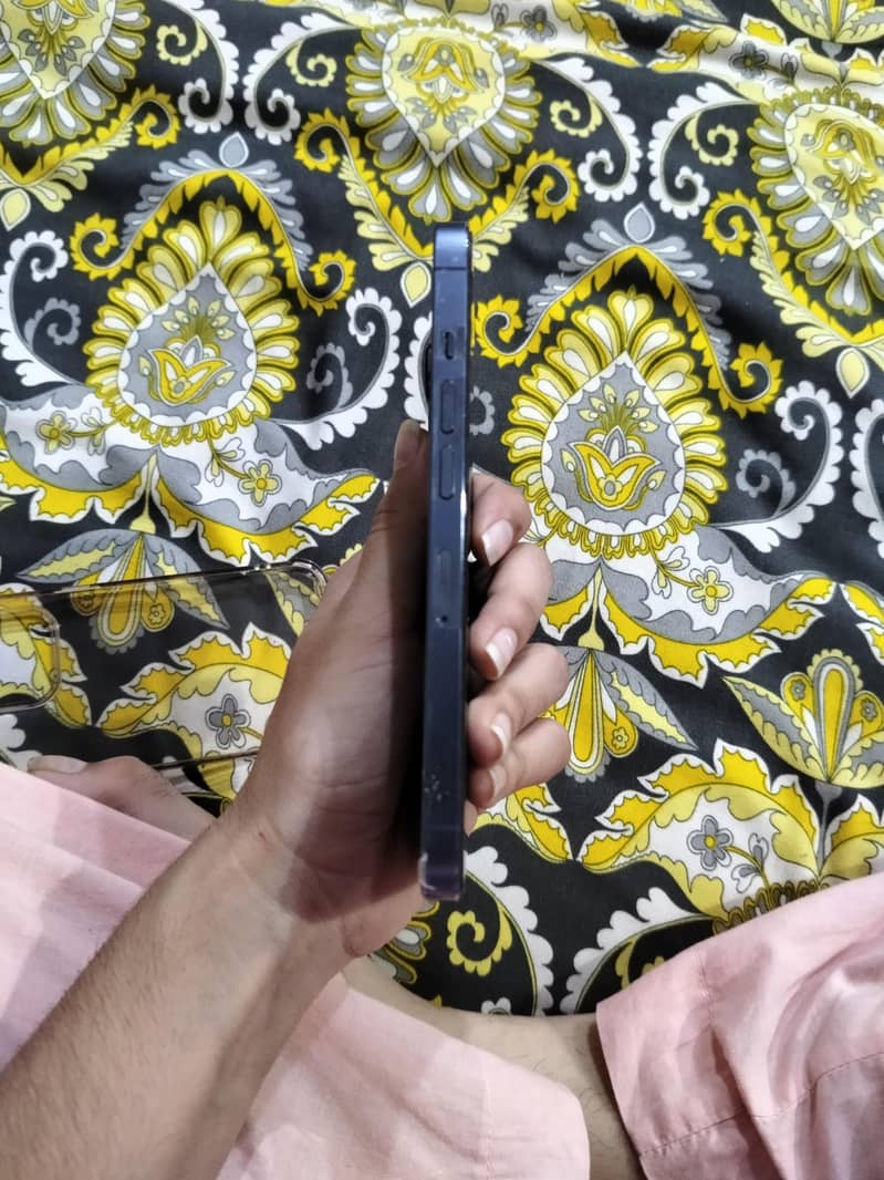Apple iPhone 13 Pro 1