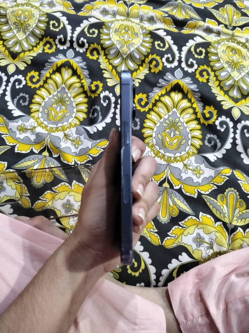 Apple iPhone 13 Pro 2