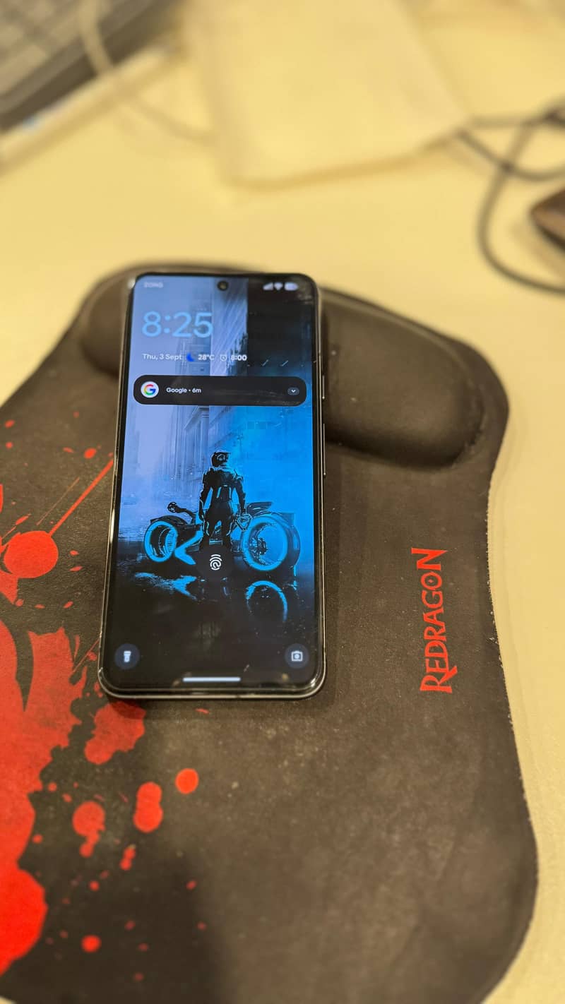 Google Pixel 8 4