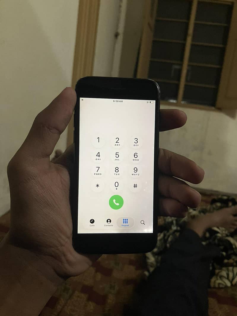 Apple iPhone SE 8