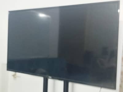 TCL - LCD TV, Hdmi, USB, VGA, AV, TV cable supported. Negotiable