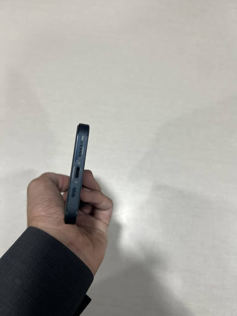 Apple iPhone 14 3