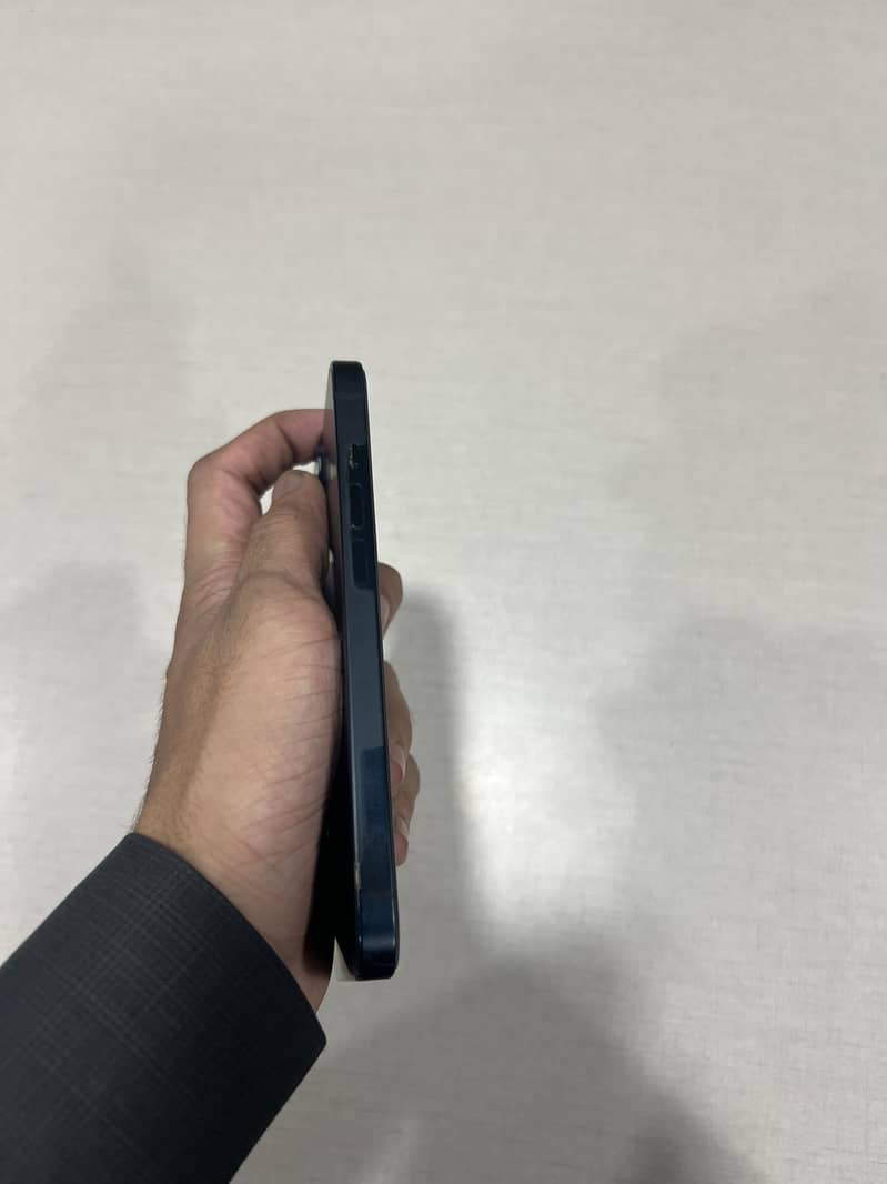 Apple iPhone 14 5