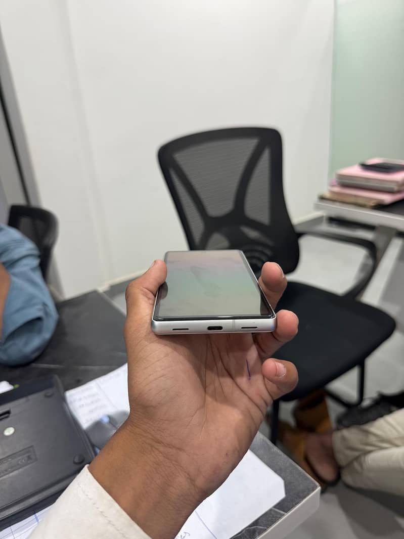 Google Pixel 7a 2