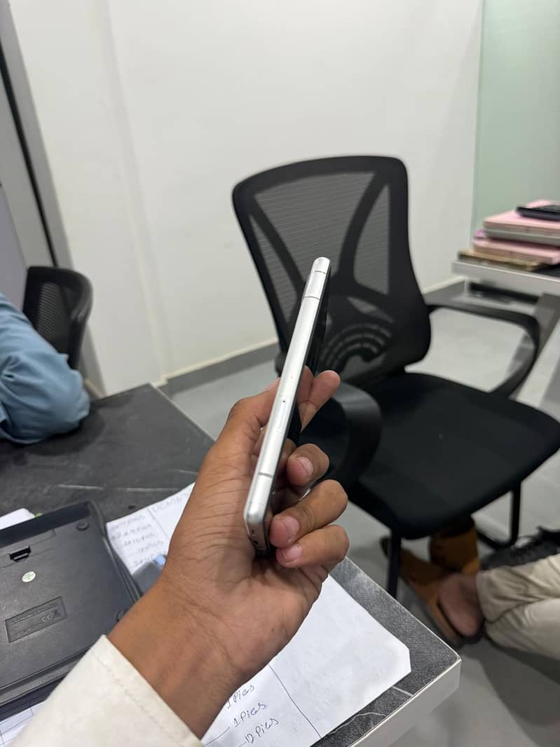 Google Pixel 7a 3
