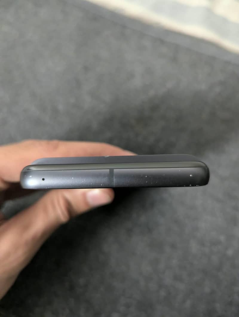 Google Pixel 8 5