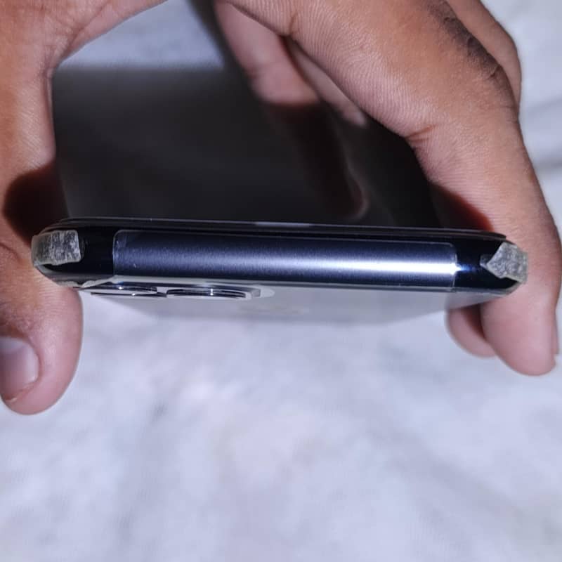 IPhone 11 Pro 4