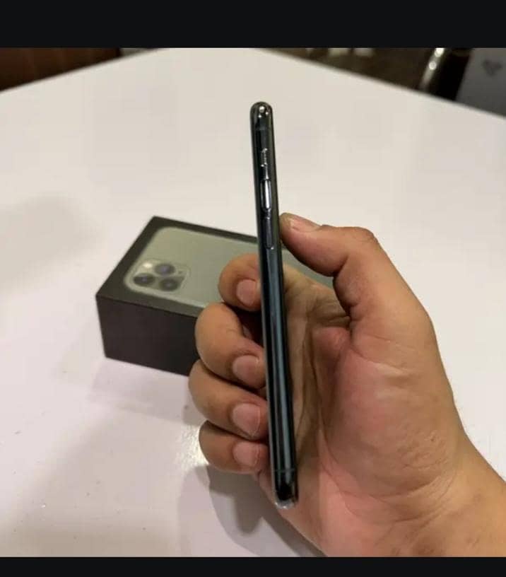 Apple iPhone 11 Pro Max 1