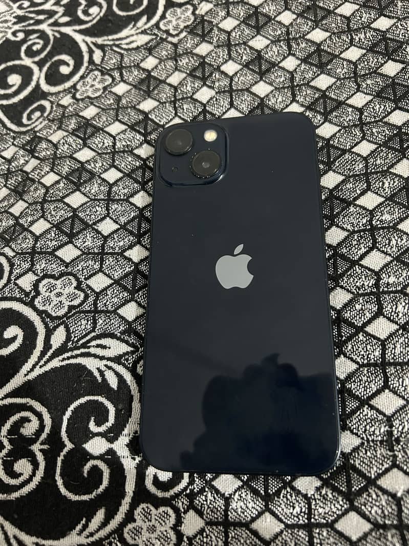 Apple iPhone 13 0