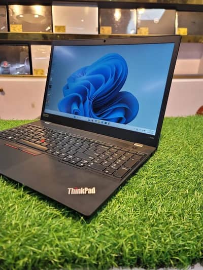 Lenovo thinkpad core i5 11th gernation 16/512 4gb gpu