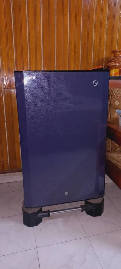 Mini Fridge 0329 508 7712 . contact details