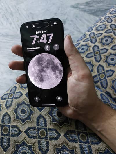 Apple iPhone 16