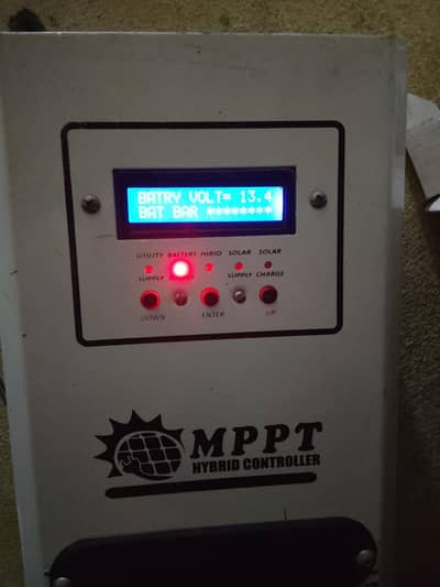 Atlas mppt. 80 amp+NRE ups 1000 watts+ phonix xp200 battery on warranty