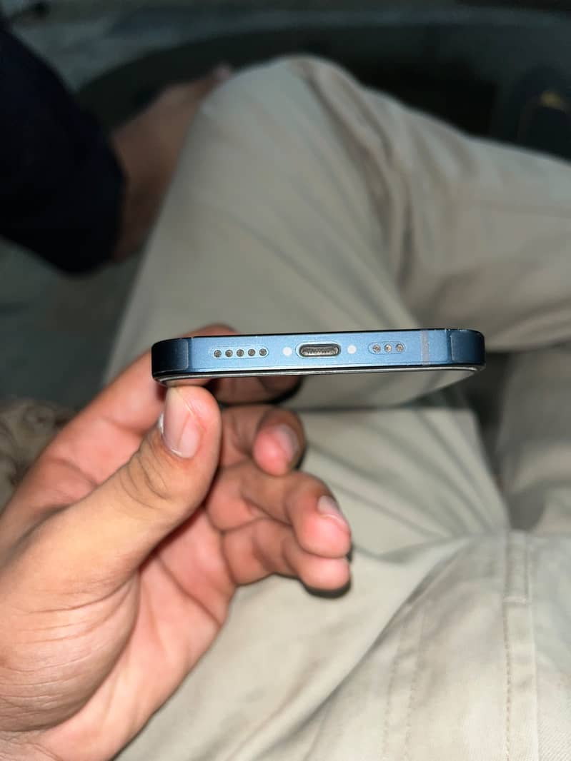 Apple iPhone 13 2