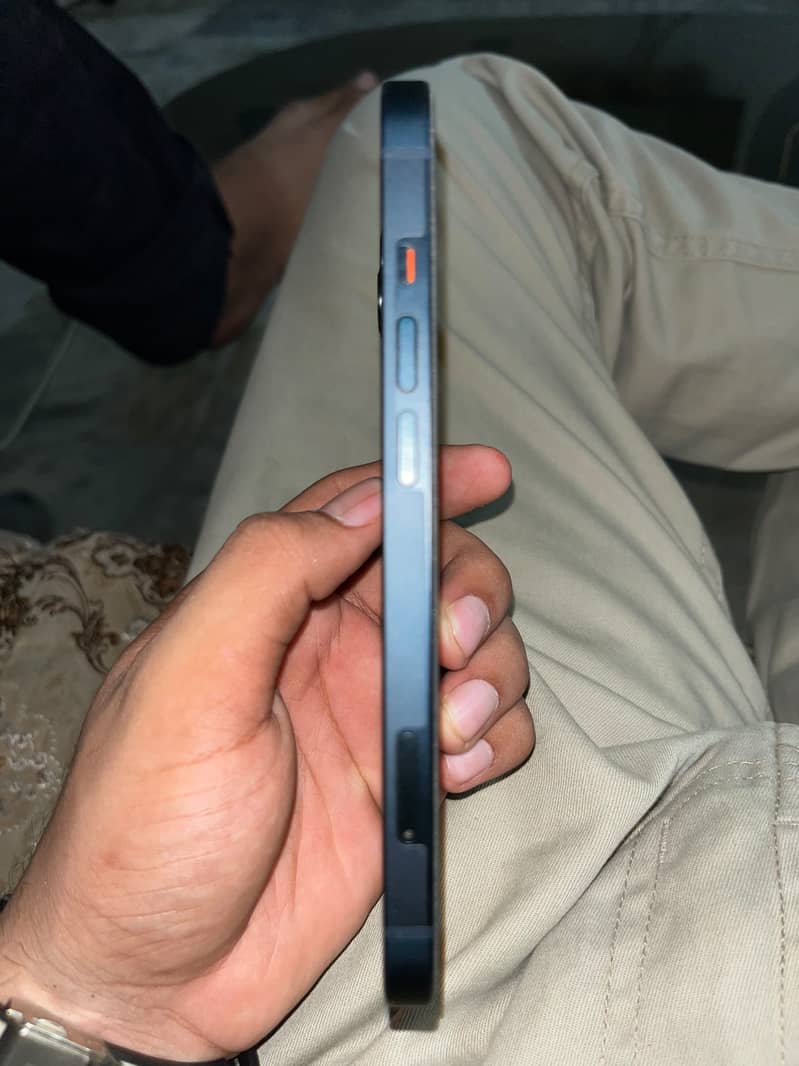 Apple iPhone 13 5
